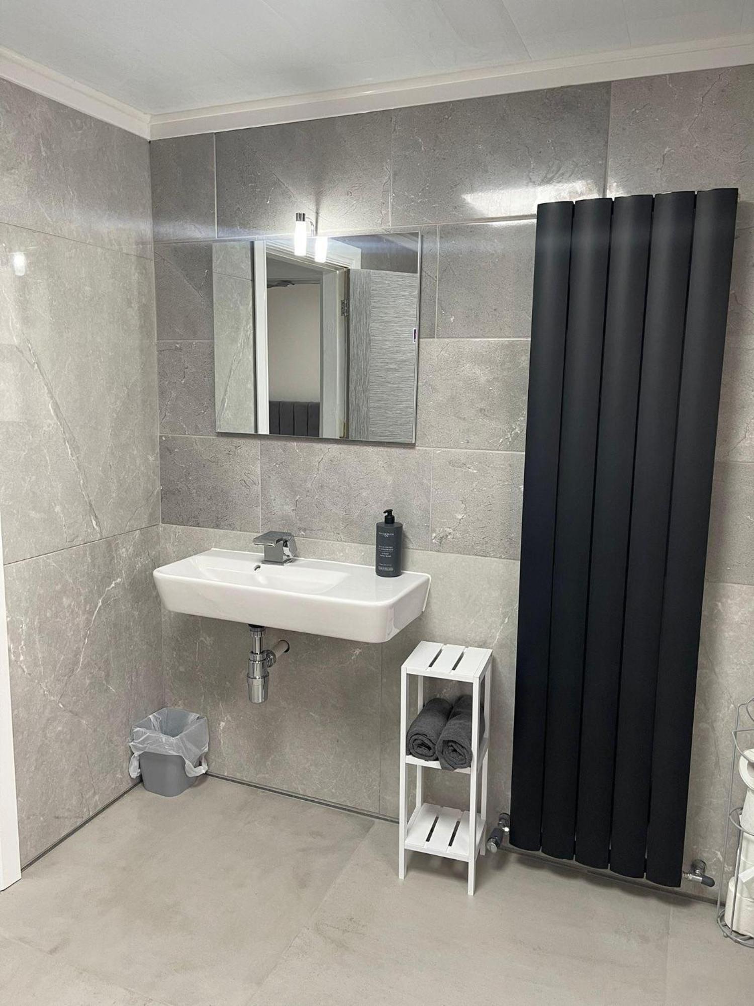 Boutique Rooms Μπίρκενχεντ Εξωτερικό φωτογραφία