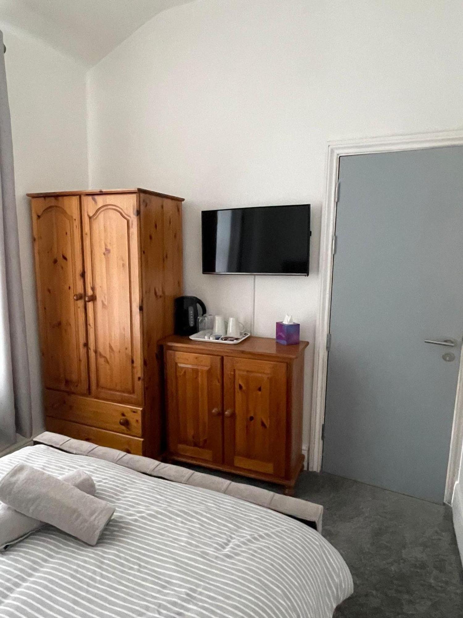 Boutique Rooms Μπίρκενχεντ Εξωτερικό φωτογραφία